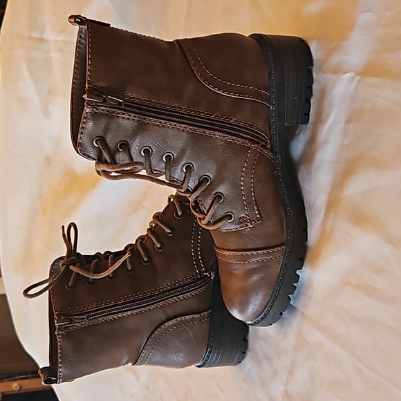 Ladies Short Boots - Picture 5 of 6